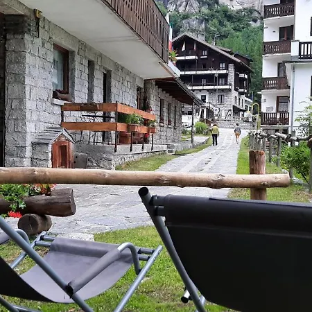 Aparthotel Weissthor 3*