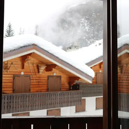 Aparthotel Weissthor 3*